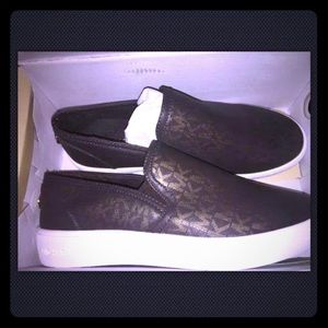 micheal kors monogram loafers size 4